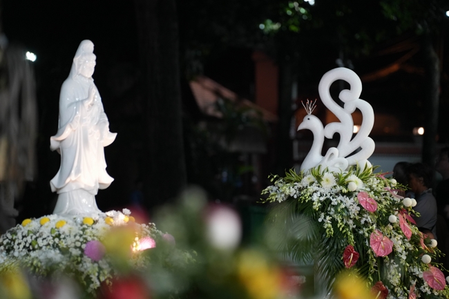 Prostrating five hundred names Bodhisattva Avalokitesvara