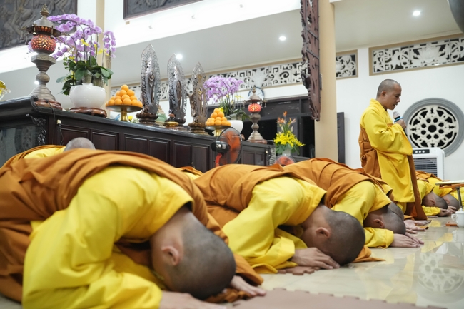 Prostrating five hundred names Bodhisattva Avalokitesvara