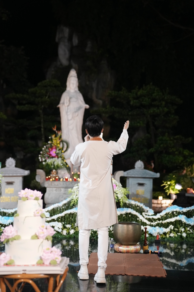 Prostrating five hundred names Bodhisattva Avalokitesvara