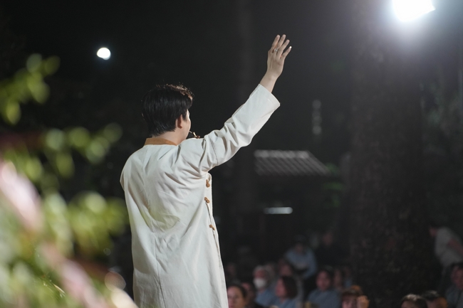 Prostrating five hundred names Bodhisattva Avalokitesvara