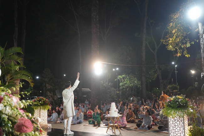 Prostrating five hundred names Bodhisattva Avalokitesvara