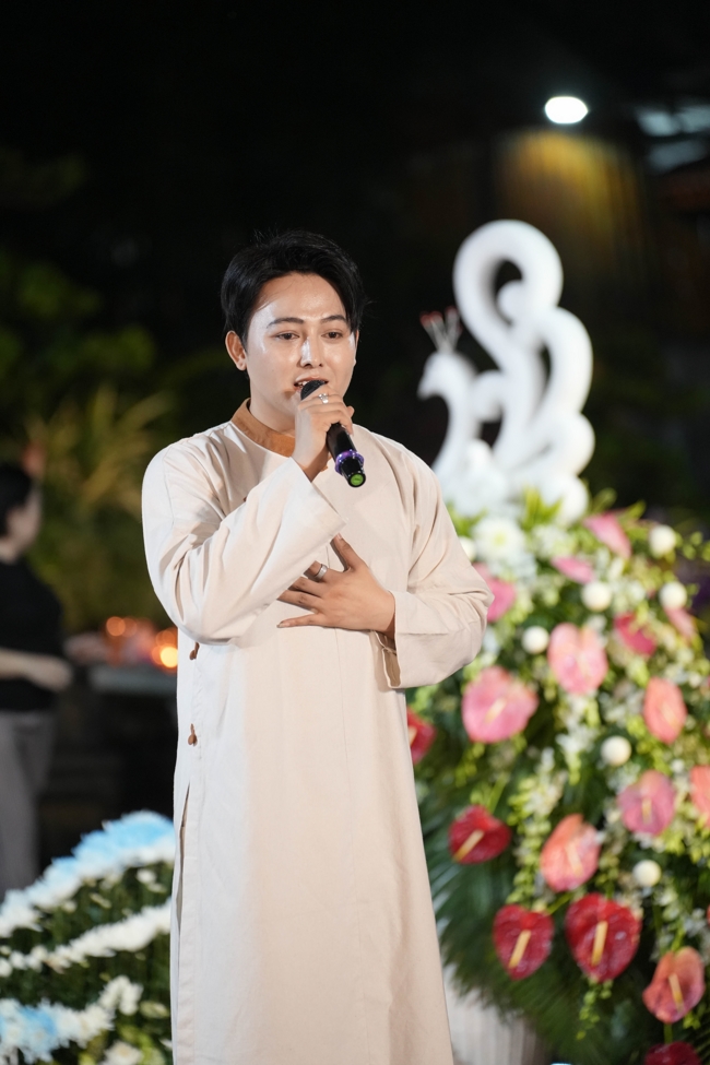 Prostrating five hundred names Bodhisattva Avalokitesvara