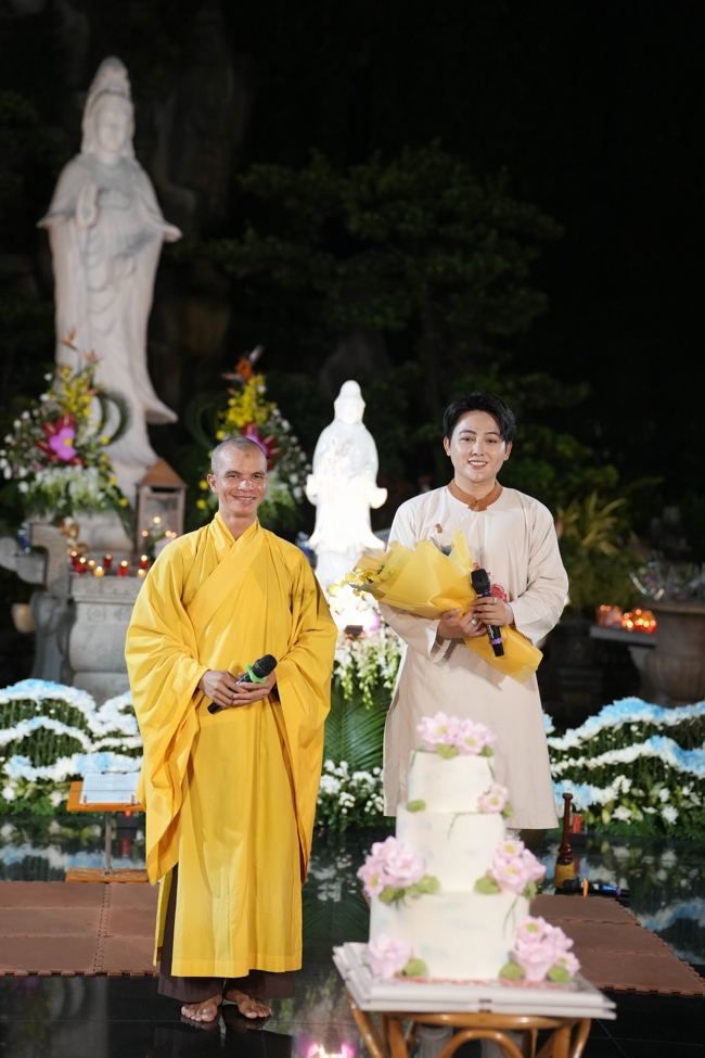 Prostrating five hundred names Bodhisattva Avalokitesvara