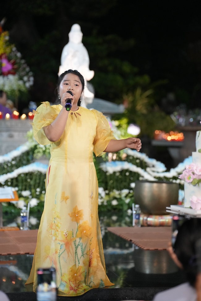 Prostrating five hundred names Bodhisattva Avalokitesvara