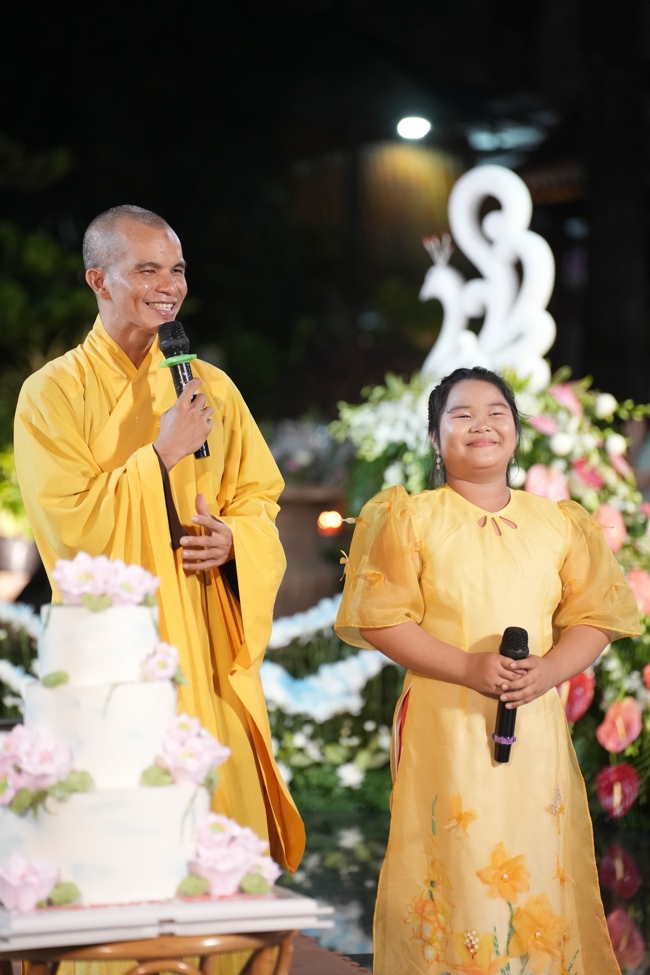 Prostrating five hundred names Bodhisattva Avalokitesvara