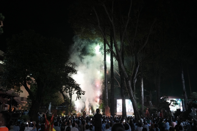 Prostrating five hundred names Bodhisattva Avalokitesvara