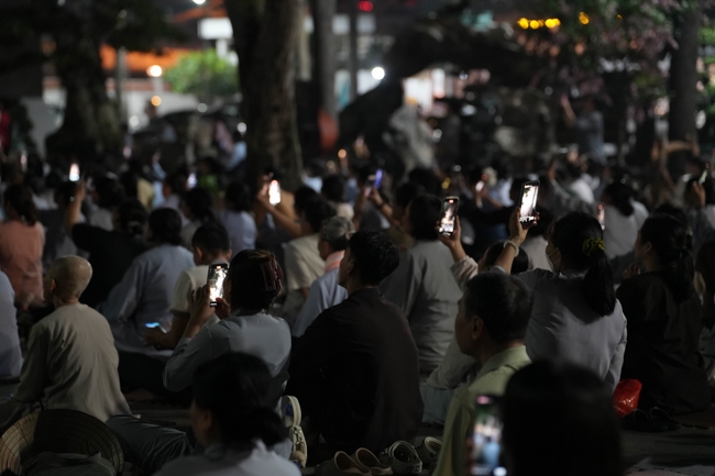 Prostrating five hundred names Bodhisattva Avalokitesvara