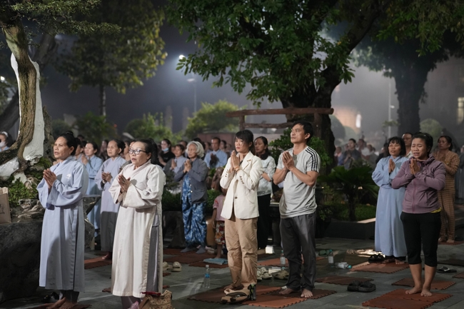 Prostrating five hundred names Bodhisattva Avalokitesvara