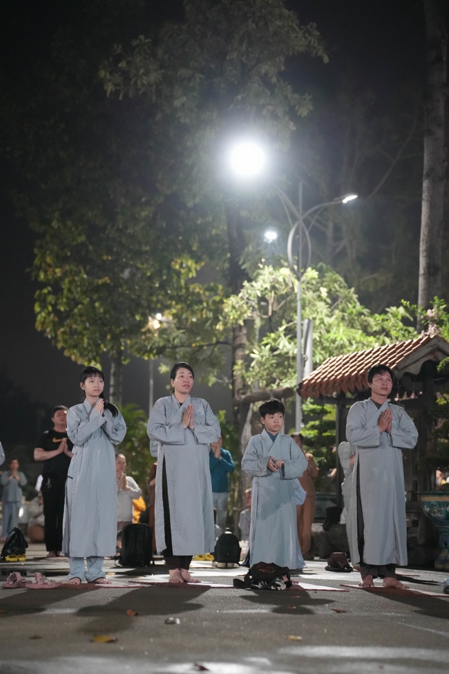 Prostrating five hundred names Bodhisattva Avalokitesvara