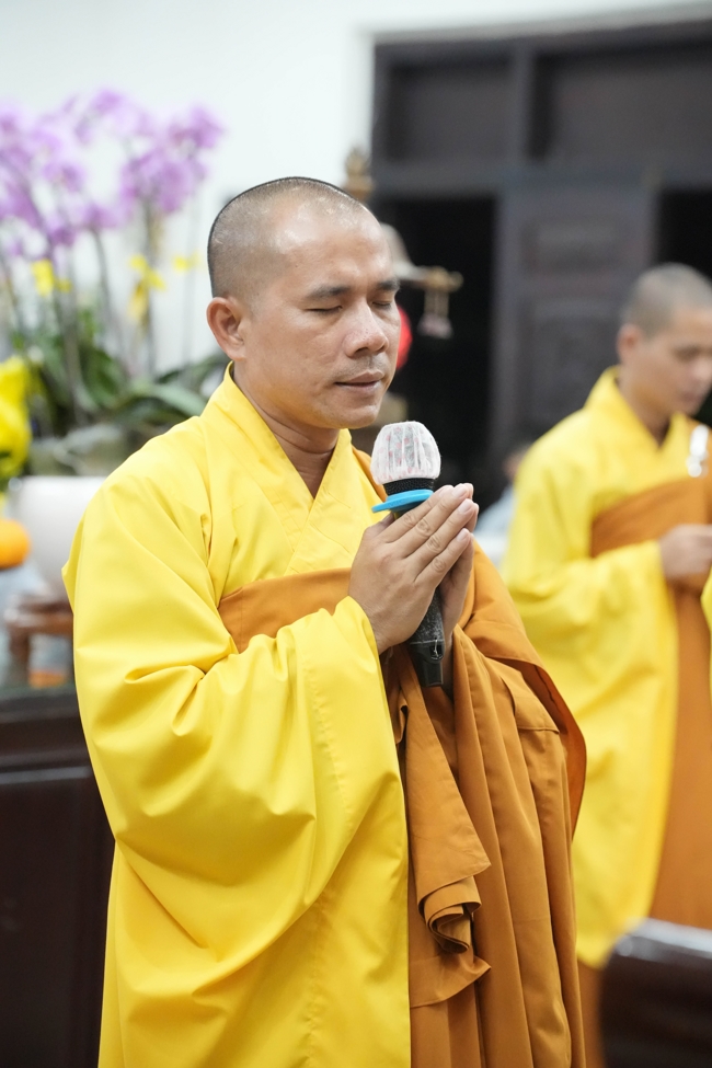 Prostrating five hundred names Bodhisattva Avalokitesvara