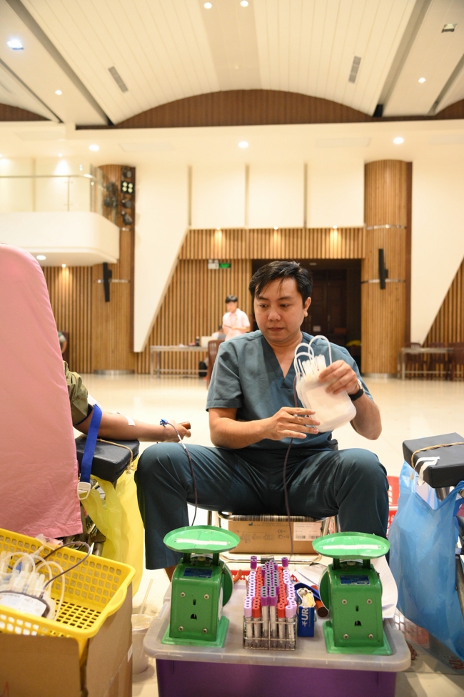 Hiến máu nhân đạo