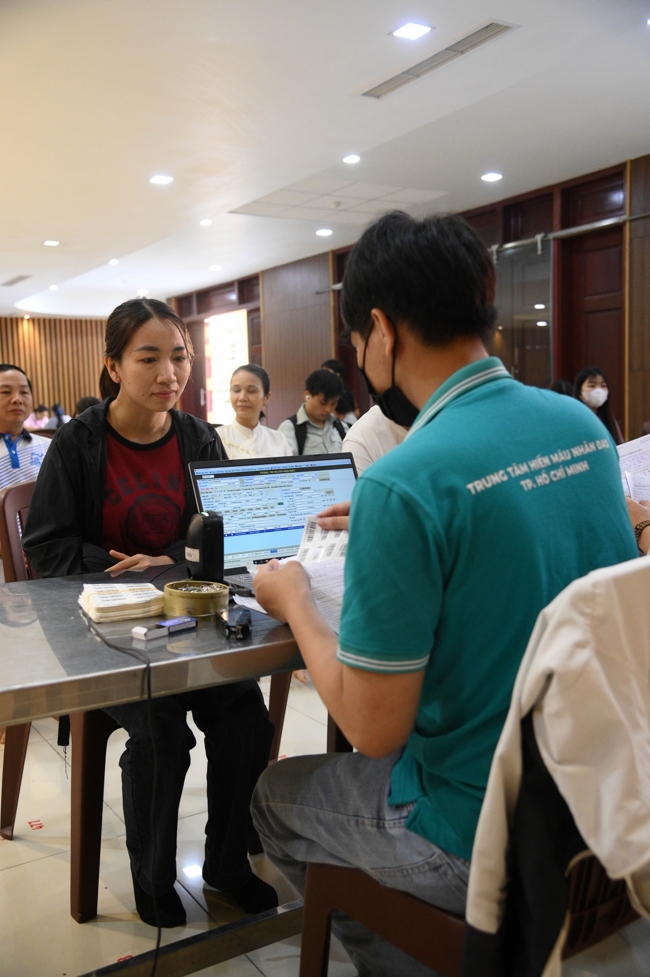 Hiến máu nhân đạo