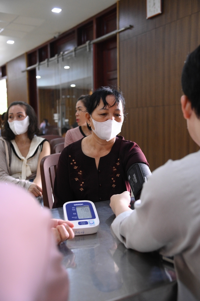 Hiến máu nhân đạo