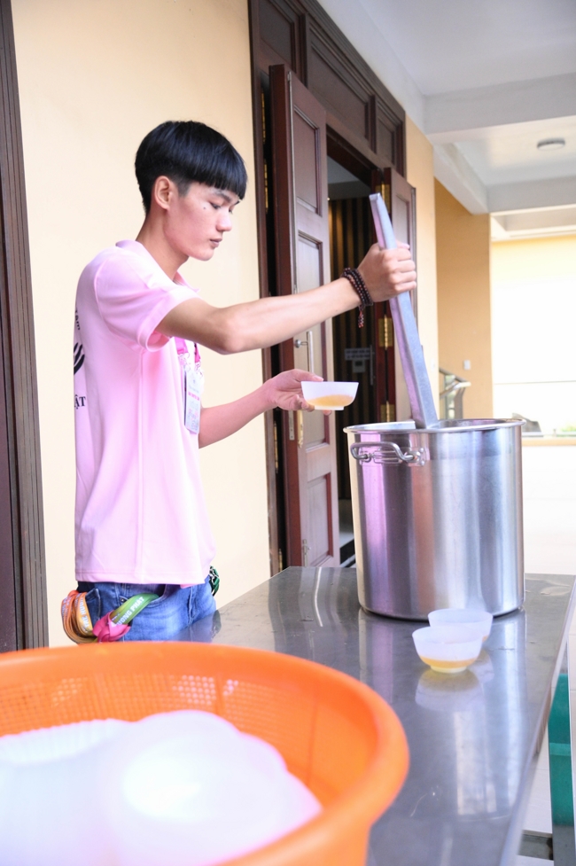 Hiến máu nhân đạo