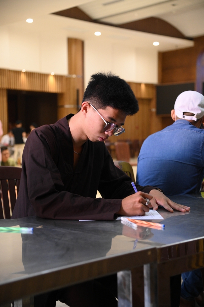 Hiến máu nhân đạo