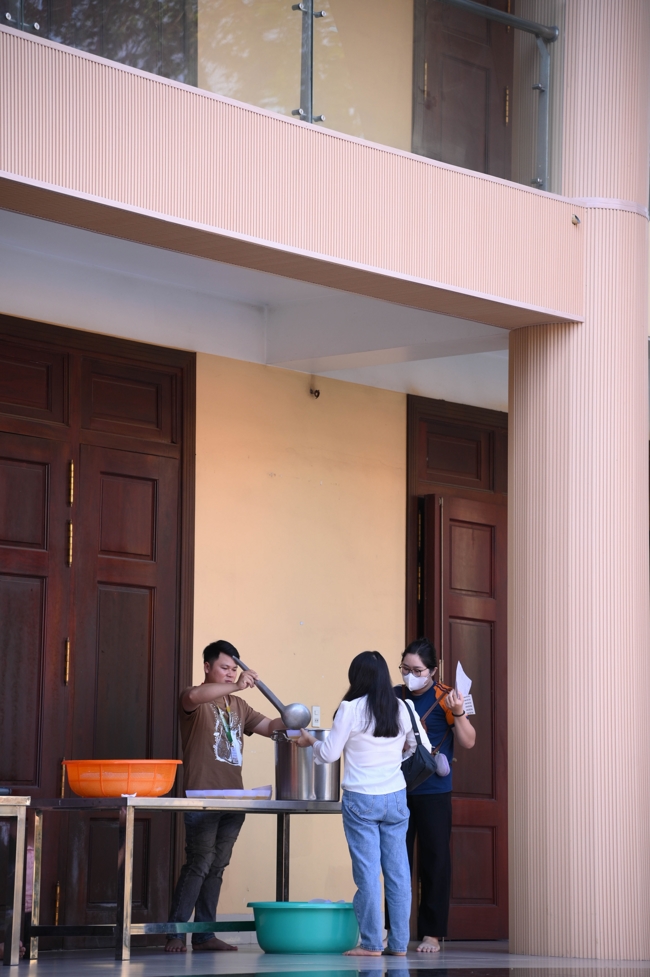 Hiến máu nhân đạo