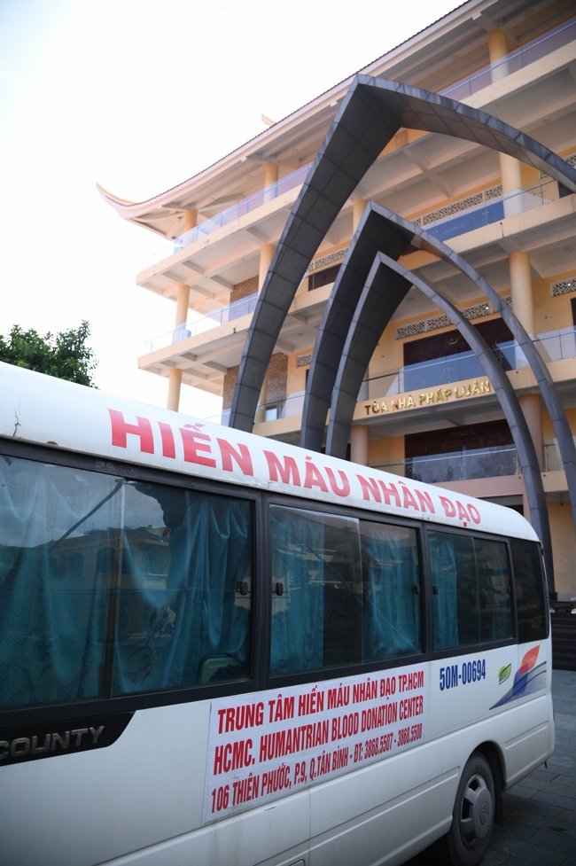 Hiến máu nhân đạo