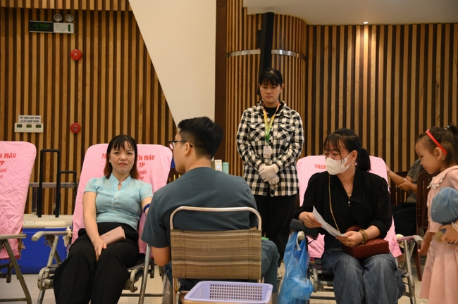 Hiến máu nhân đạo