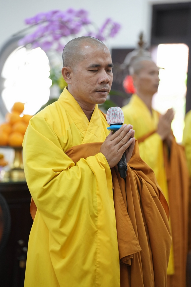 Phóng sinh tại bến phà Bình Mỹ