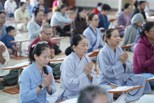 Phóng sinh tại bến phà Bình Mỹ