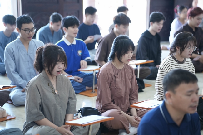 Phóng sinh tại bến phà Bình Mỹ