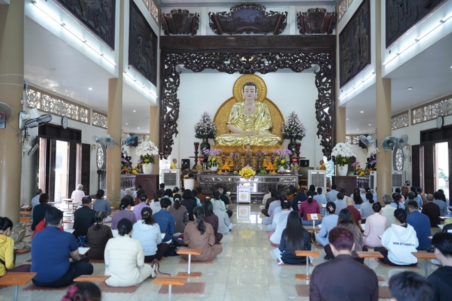 Phóng sinh tại bến phà Bình Mỹ