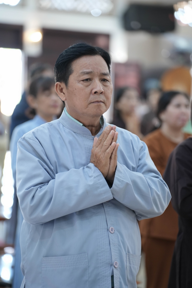 Phóng sinh tại bến phà Bình Mỹ