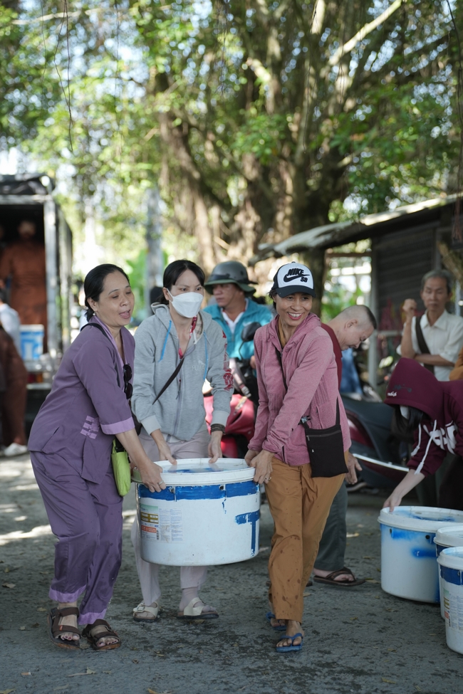 Phóng sinh tại bến phà Bình Mỹ