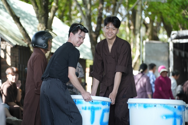 Phóng sinh tại bến phà Bình Mỹ