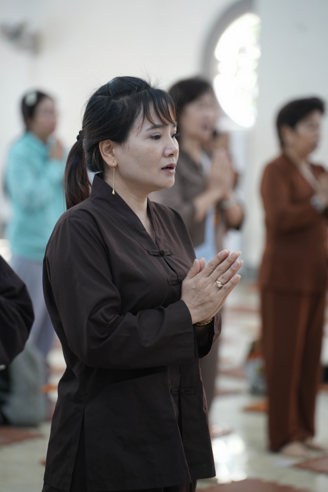 Phóng sinh tại bến phà Bình Mỹ