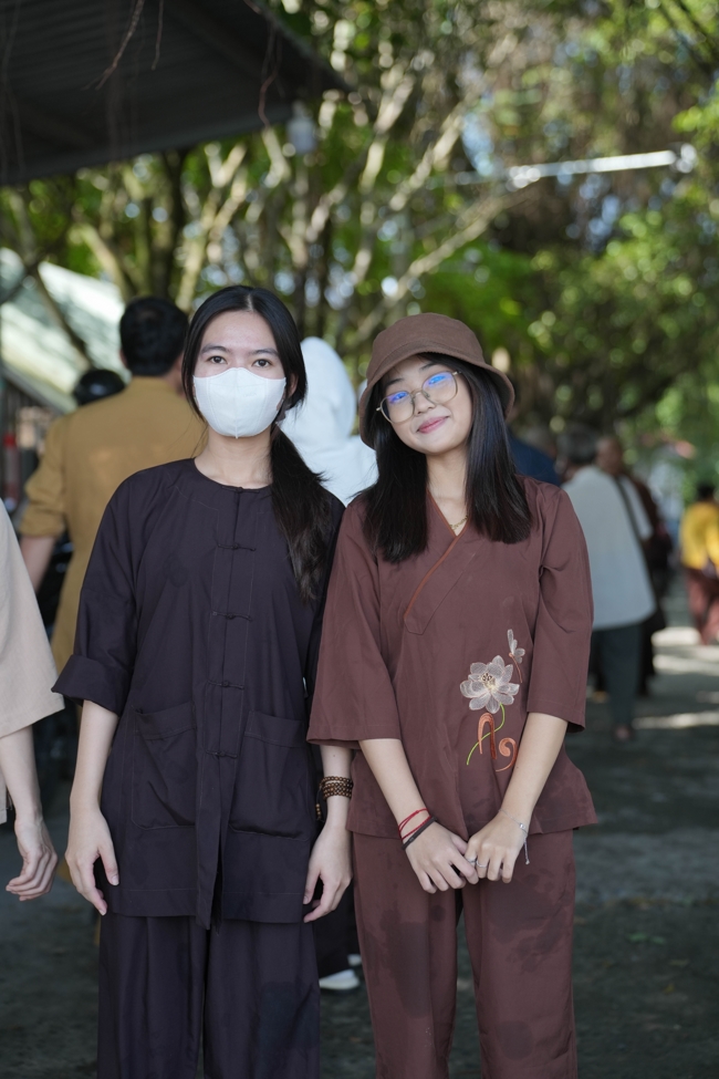 Phóng sinh tại bến phà Bình Mỹ