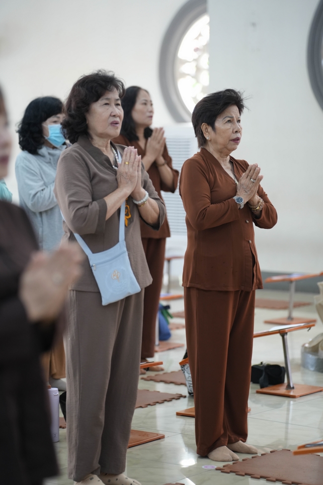 Phóng sinh tại bến phà Bình Mỹ