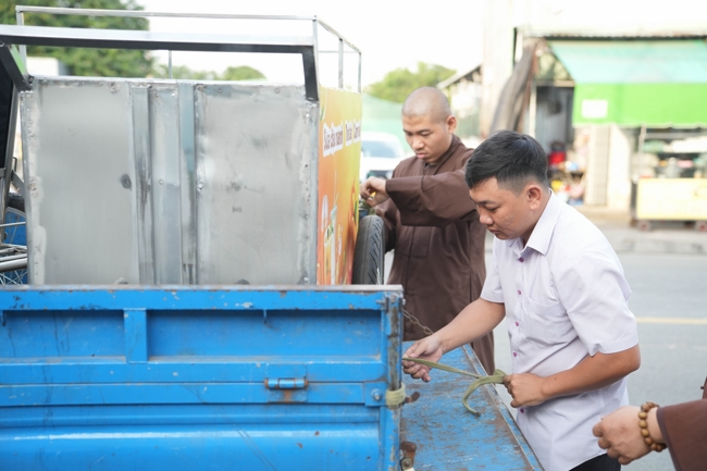 Chương trình từ thiện “Phương tiện nghĩa tình”