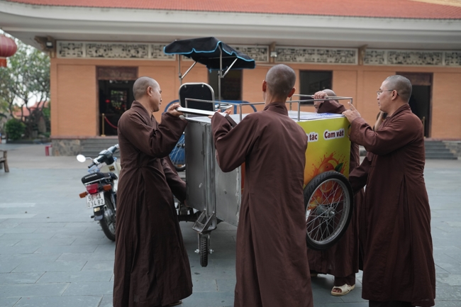 Chương trình từ thiện “Phương tiện nghĩa tình”