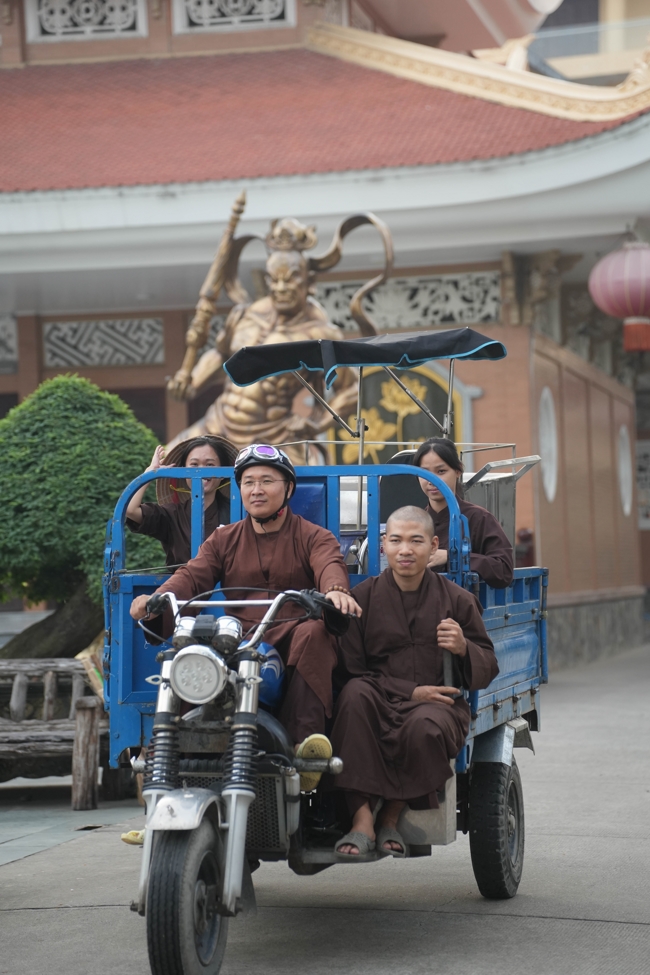 Chương trình từ thiện “Phương tiện nghĩa tình”