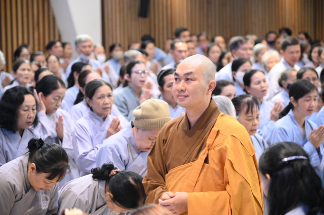 Khoá tu niệm Phật một ngày