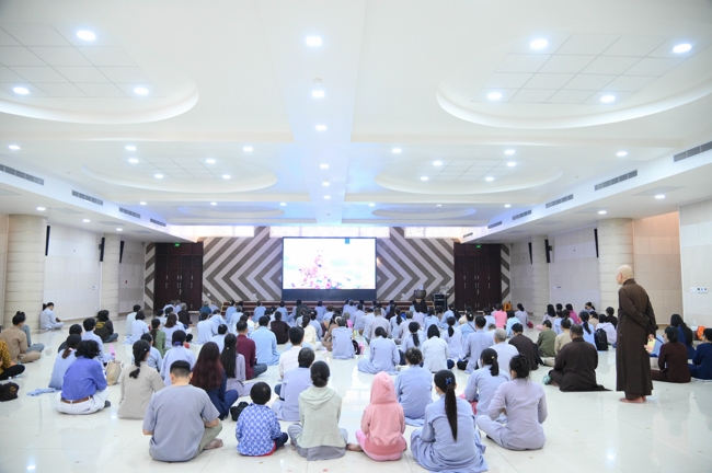 Khoá tu niệm Phật một ngày