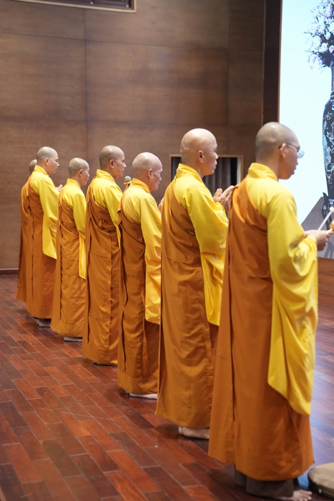 Khoá tu niệm Phật một ngày