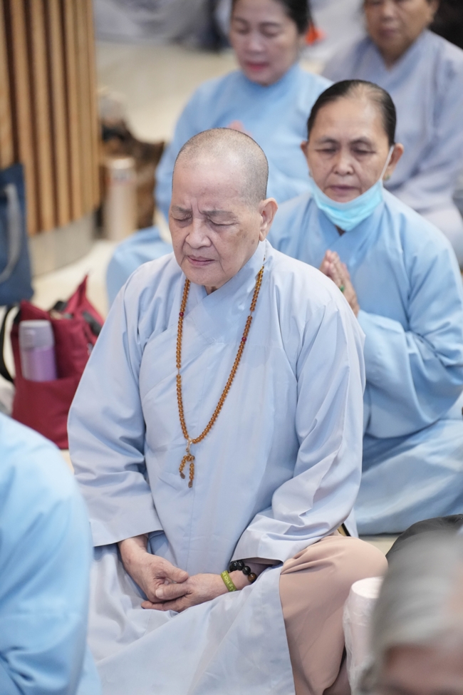 Khoá tu niệm Phật một ngày