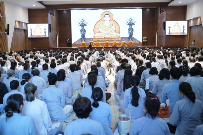 Khoá tu niệm Phật một ngày