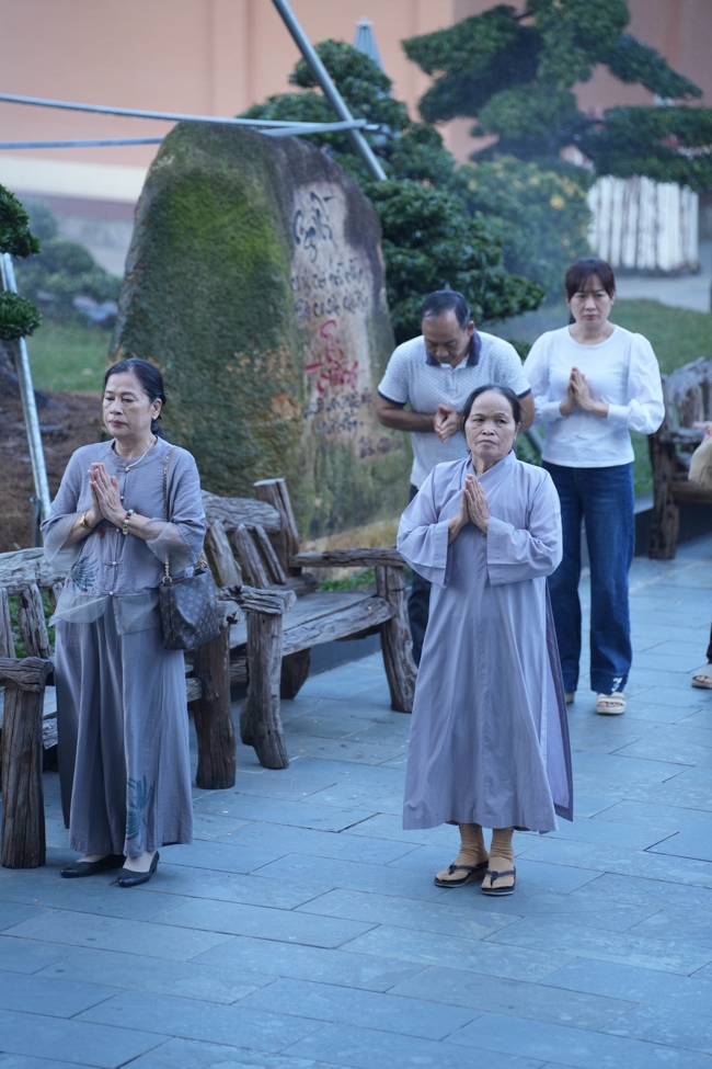 Khoá tu niệm Phật một ngày