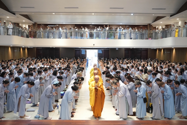 Khoá tu niệm Phật một ngày