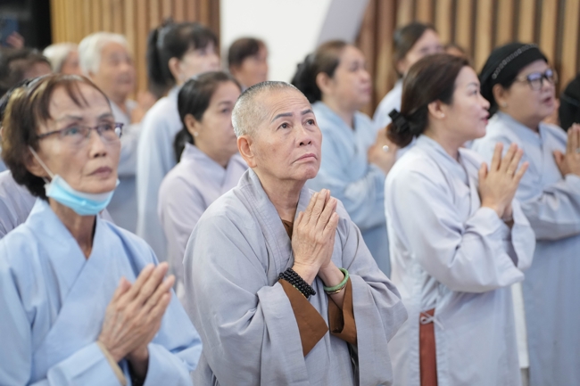 Khoá tu niệm Phật một ngày