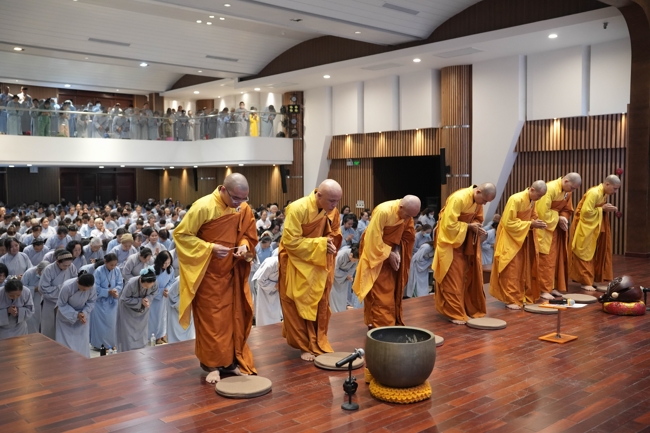 Khoá tu niệm Phật một ngày