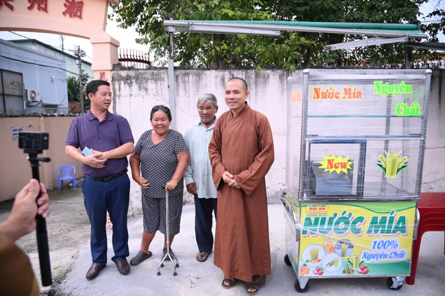 Chương trình từ thiện “Phương tiện nghĩa tình”