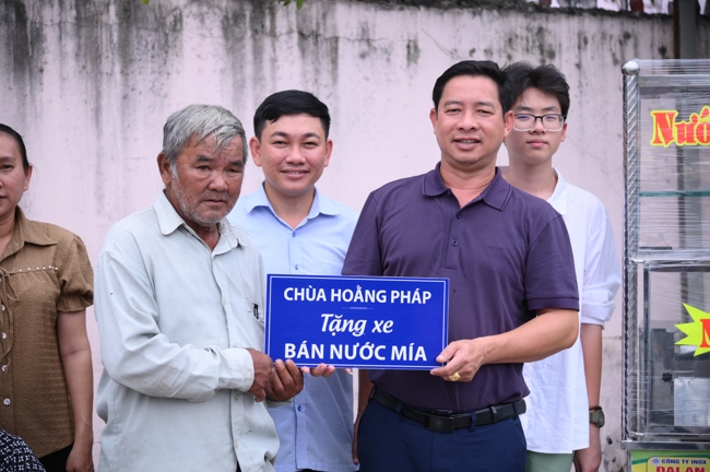 Chương trình từ thiện “Phương tiện nghĩa tình”