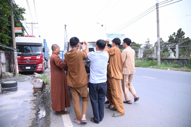 Chương trình từ thiện “Phương tiện nghĩa tình”