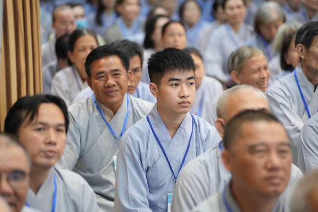 Dharma talk Having no practice is very suffering - Senior Thich Tri Hue in the 107th Seven-day Retreat