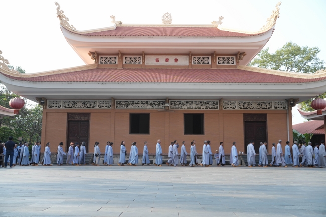 Dharma talk Having no practice is very suffering - Senior Thich Tri Hue in the 107th Seven-day Retreat