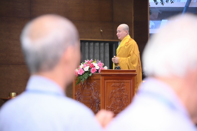Dharma talk Having no practice is very suffering - Senior Thich Tri Hue in the 107th Seven-day Retreat